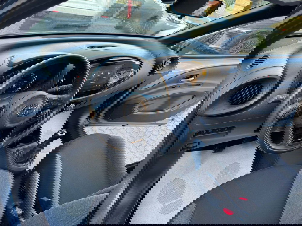 Toyota Aygo X usata a Como (9)