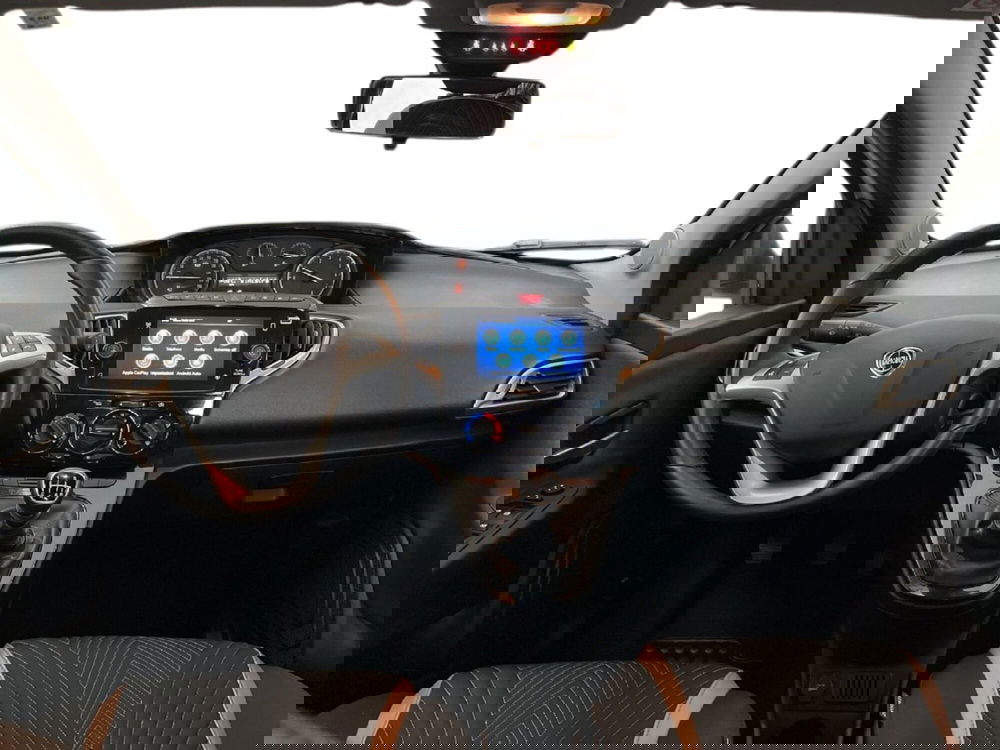 Lancia Ypsilon usata a Torino (10)