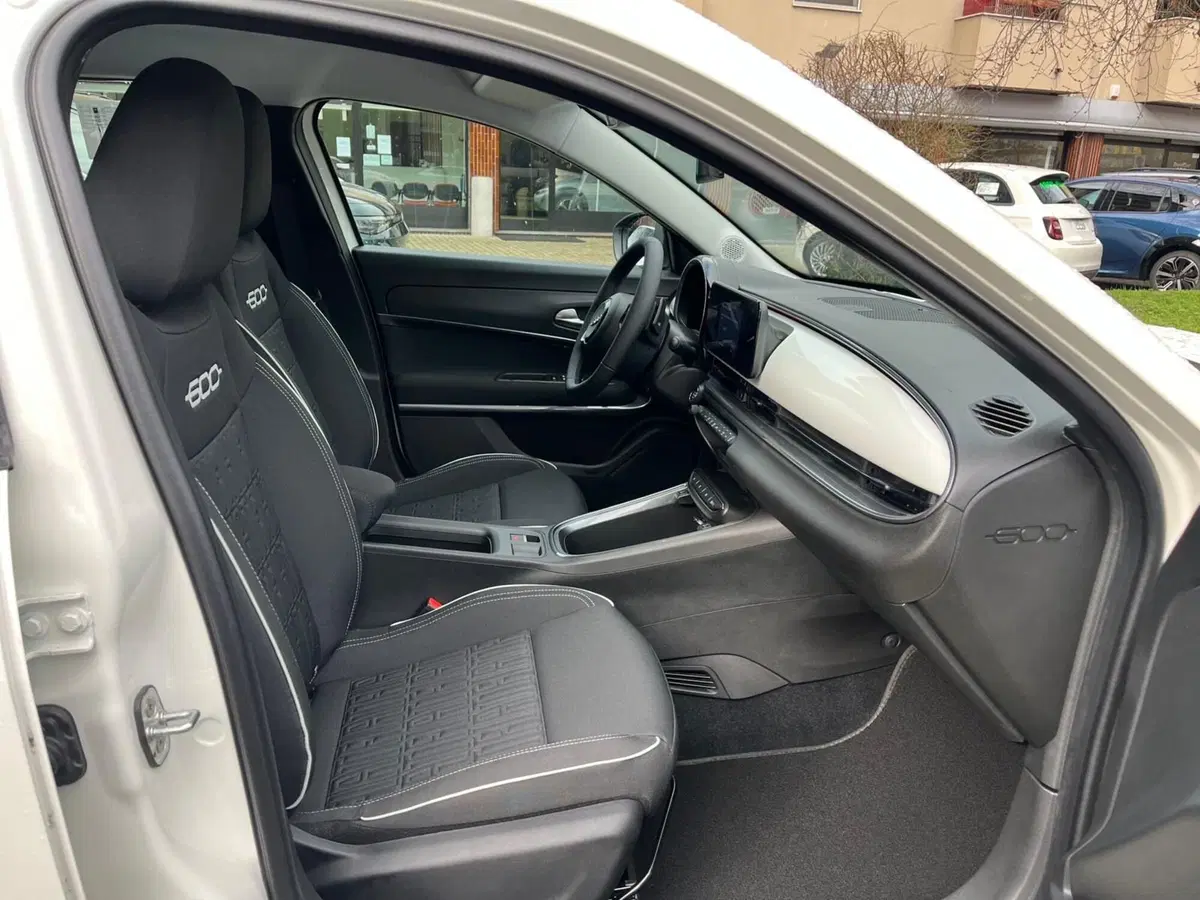 Fiat 600 nuova a Milano (14)