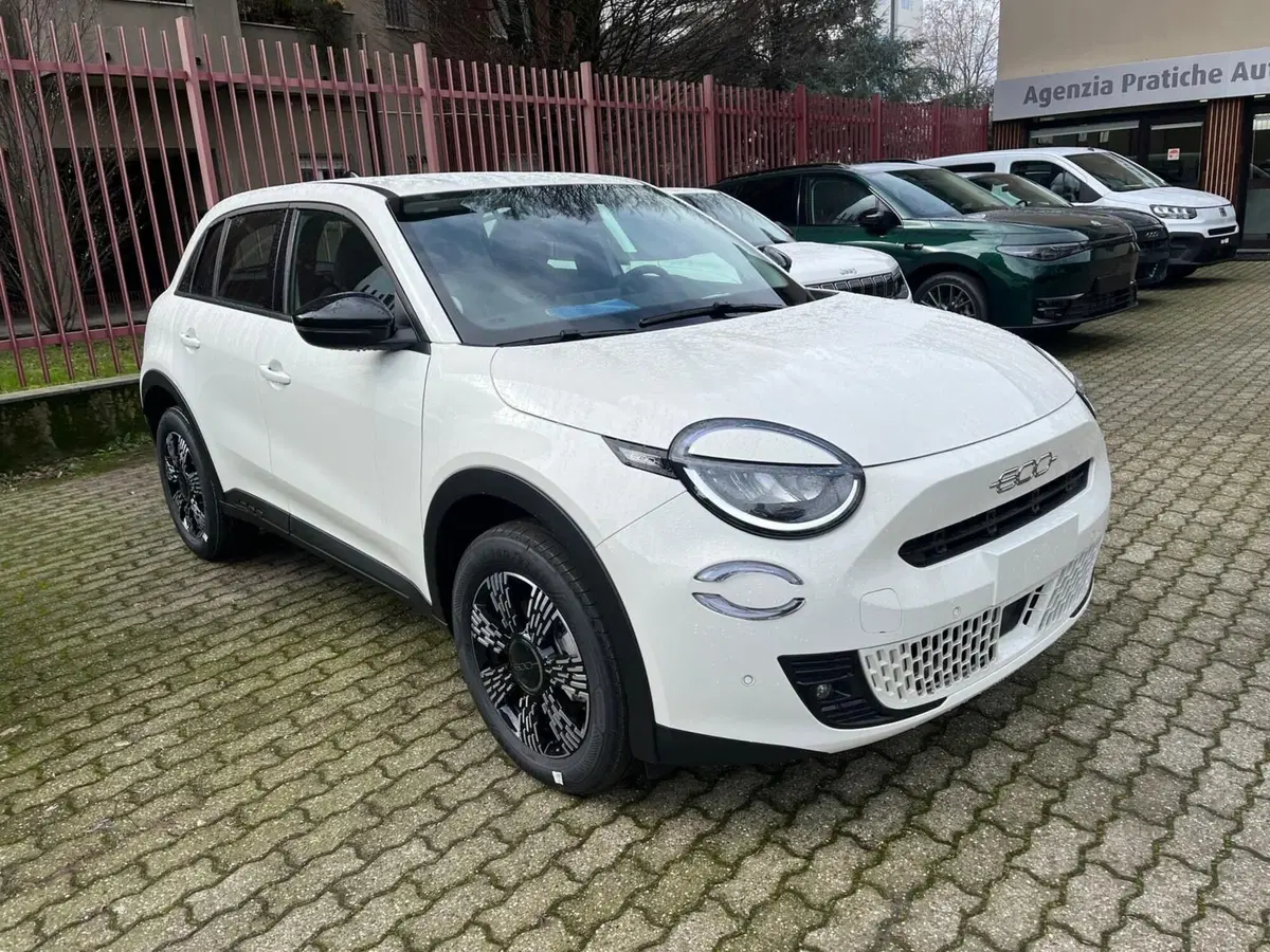 Fiat 600 nuova a Milano (3)