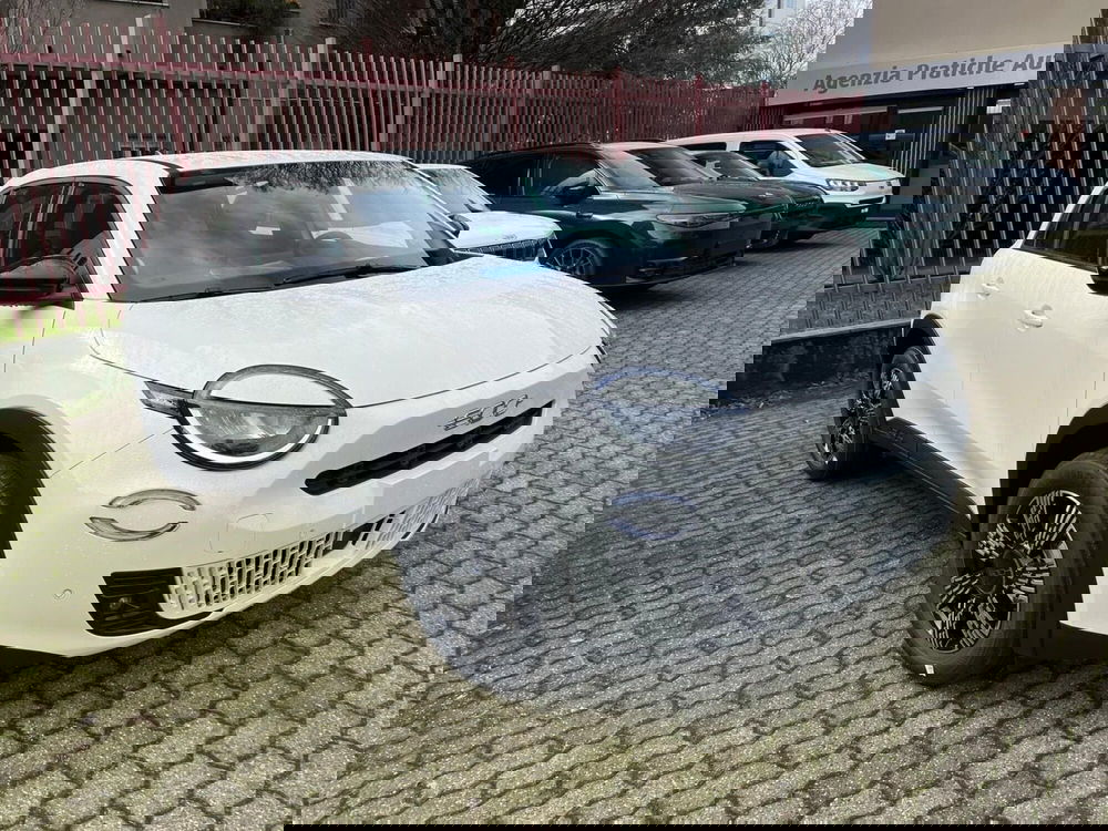 Fiat 600 nuova a Milano (3)