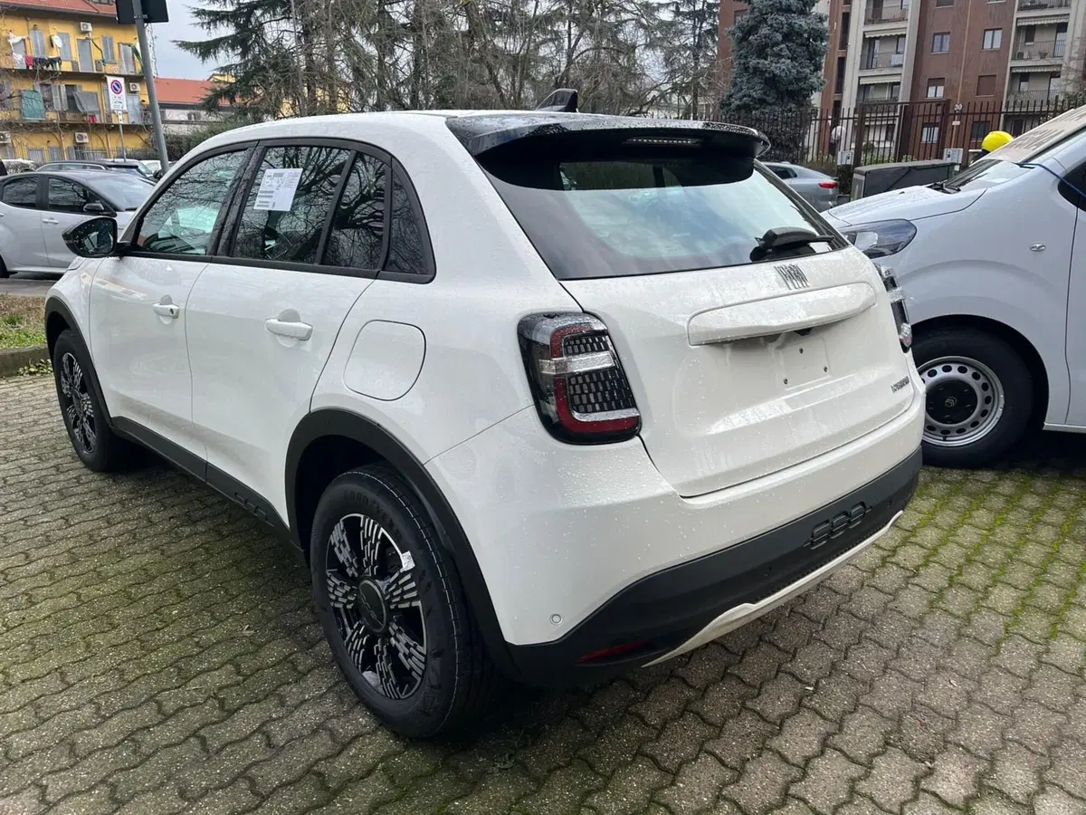 Fiat 600 nuova a Milano (8)