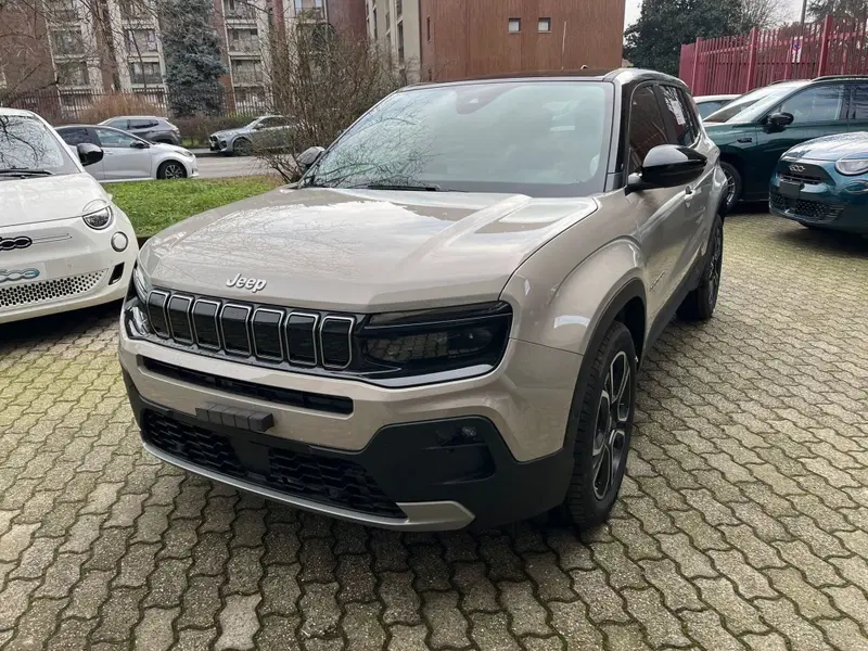 Jeep Avenger nuova a Milano