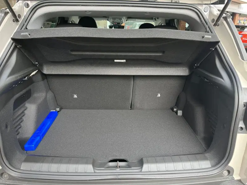 Jeep Avenger nuova a Milano (12)