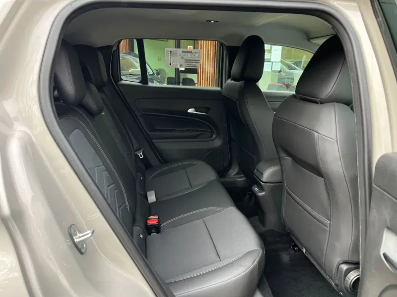 Jeep Avenger nuova a Milano (16)