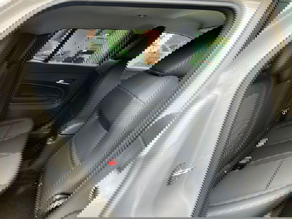 Jeep Avenger nuova a Milano (16)