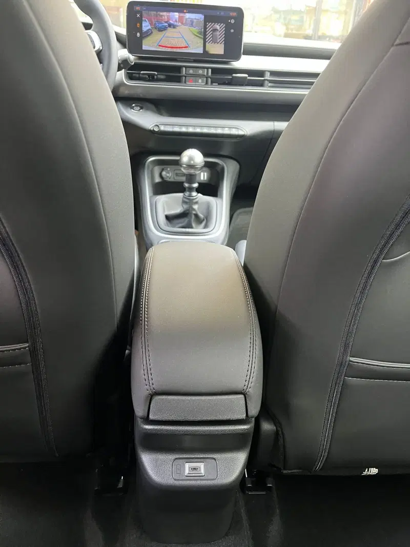 Jeep Avenger nuova a Milano (20)