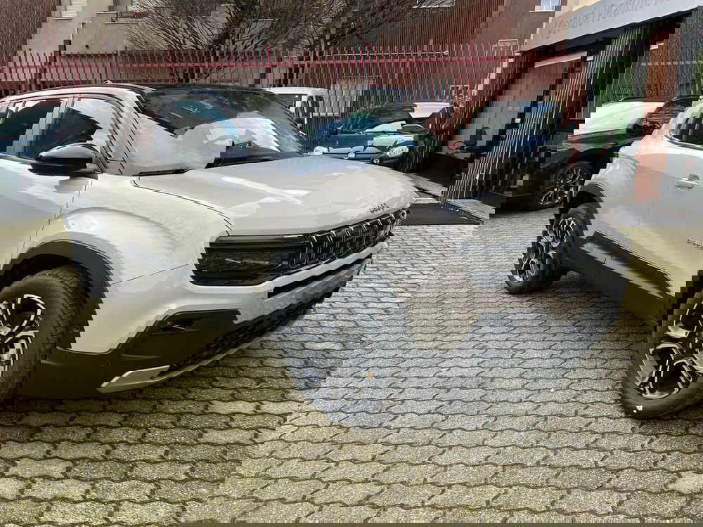 Jeep Avenger nuova a Milano (3)