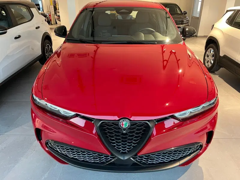 Alfa Romeo Tonale nuova a Milano (2)