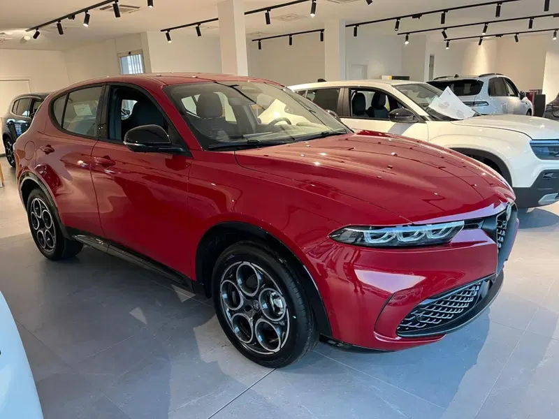 Alfa Romeo Tonale nuova a Milano (3)