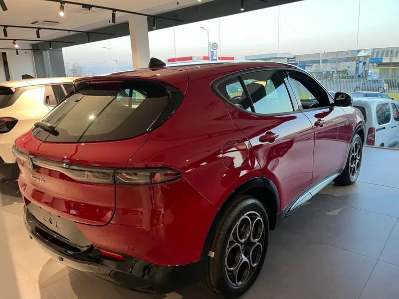 Alfa Romeo Tonale nuova a Milano (7)