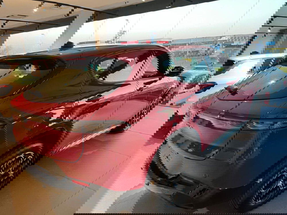 Alfa Romeo Tonale nuova a Milano (7)