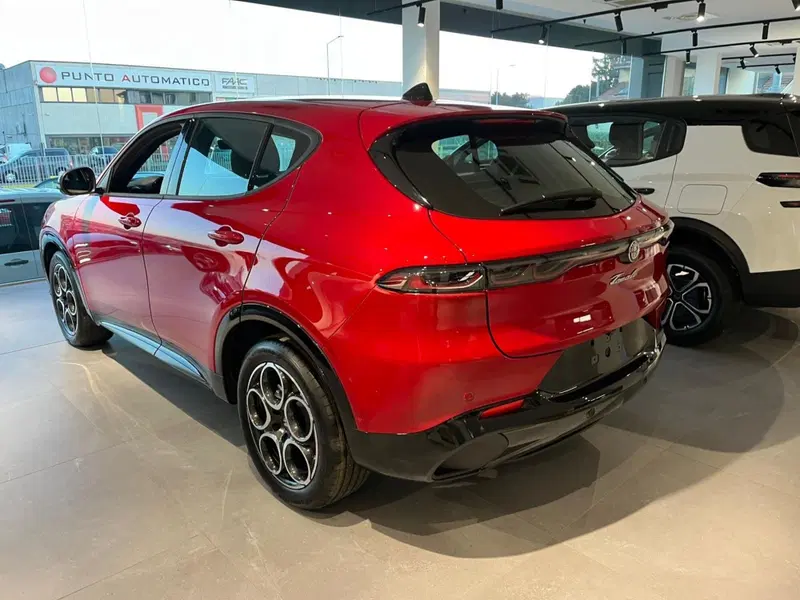 Alfa Romeo Tonale nuova a Milano (8)