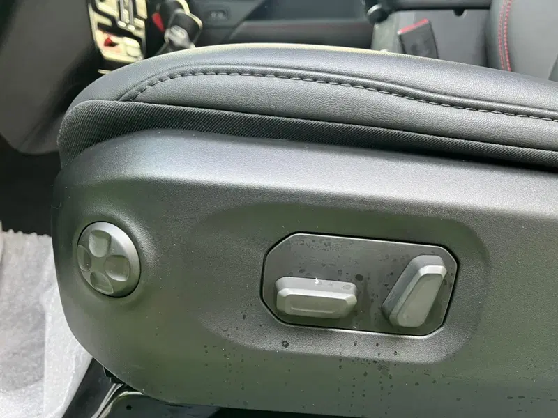 Jeep Wrangler Unlimited nuova a Milano (13)