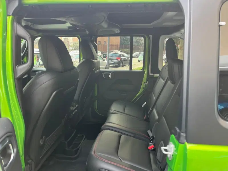 Jeep Wrangler Unlimited nuova a Milano (16)