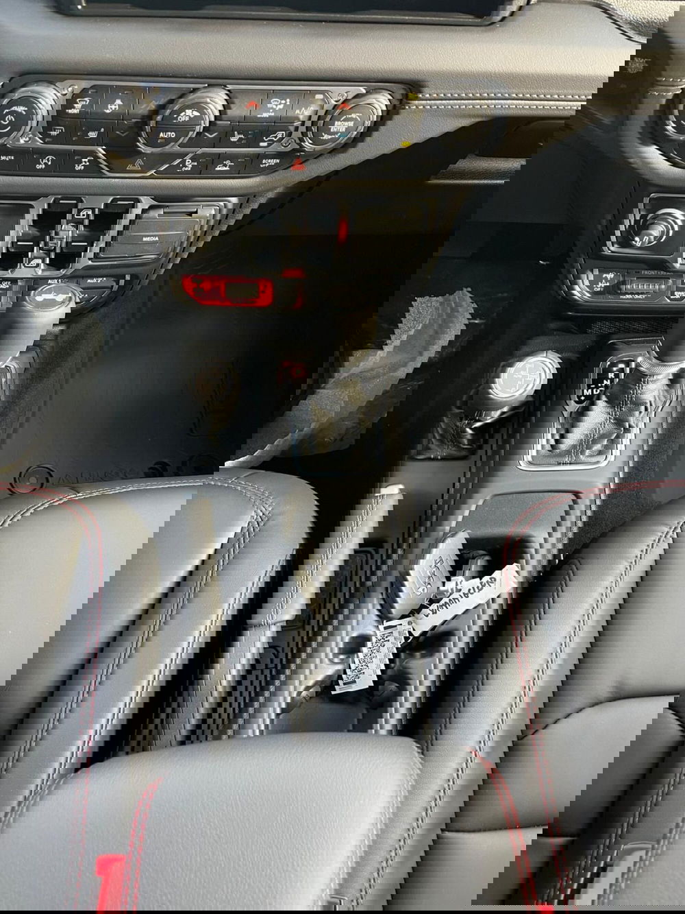 Jeep Wrangler Unlimited nuova a Milano (19)