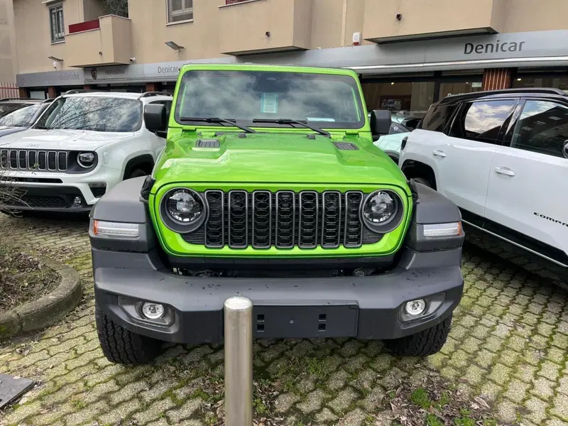 Jeep Wrangler Unlimited nuova a Milano (2)