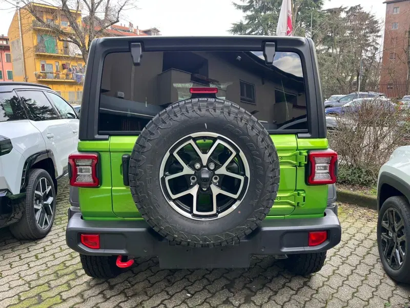 Jeep Wrangler Unlimited nuova a Milano (8)