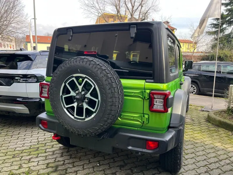 Jeep Wrangler Unlimited nuova a Milano (9)