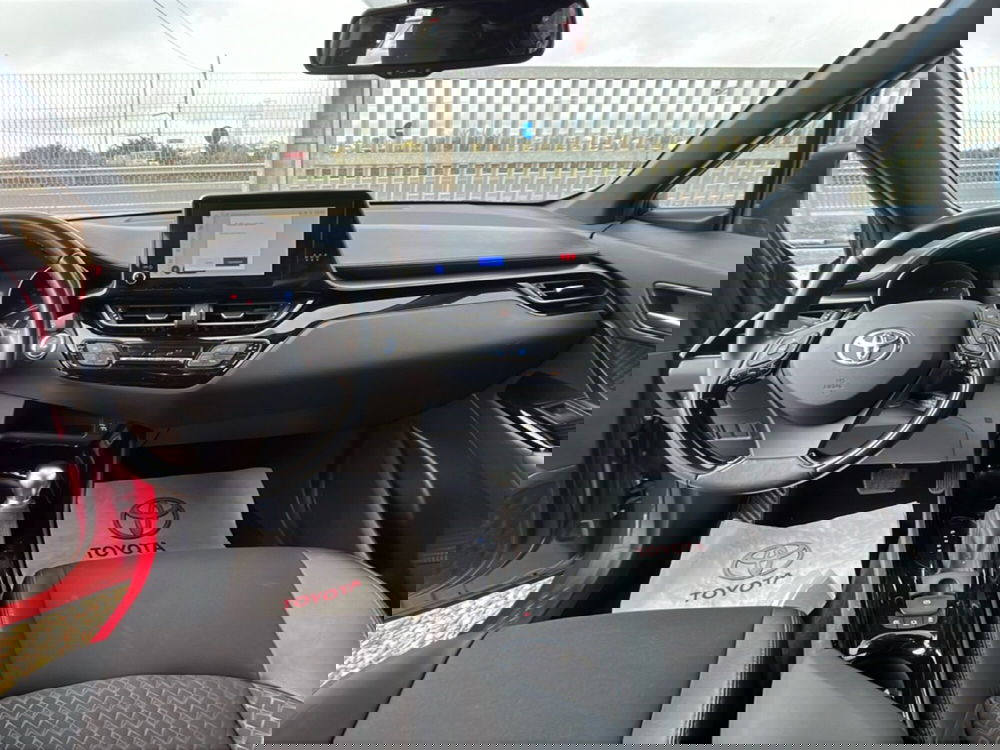 Toyota Toyota C-HR usata a Catania (10)