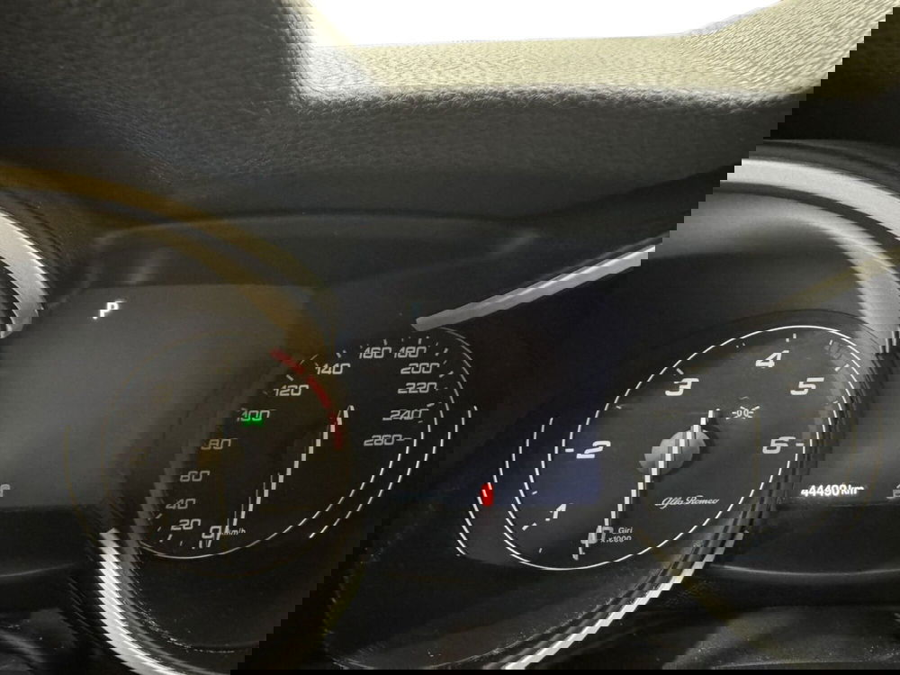 Alfa Romeo Stelvio usata a Pistoia (10)