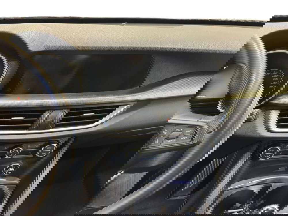 Alfa Romeo Stelvio usata a Pistoia (12)