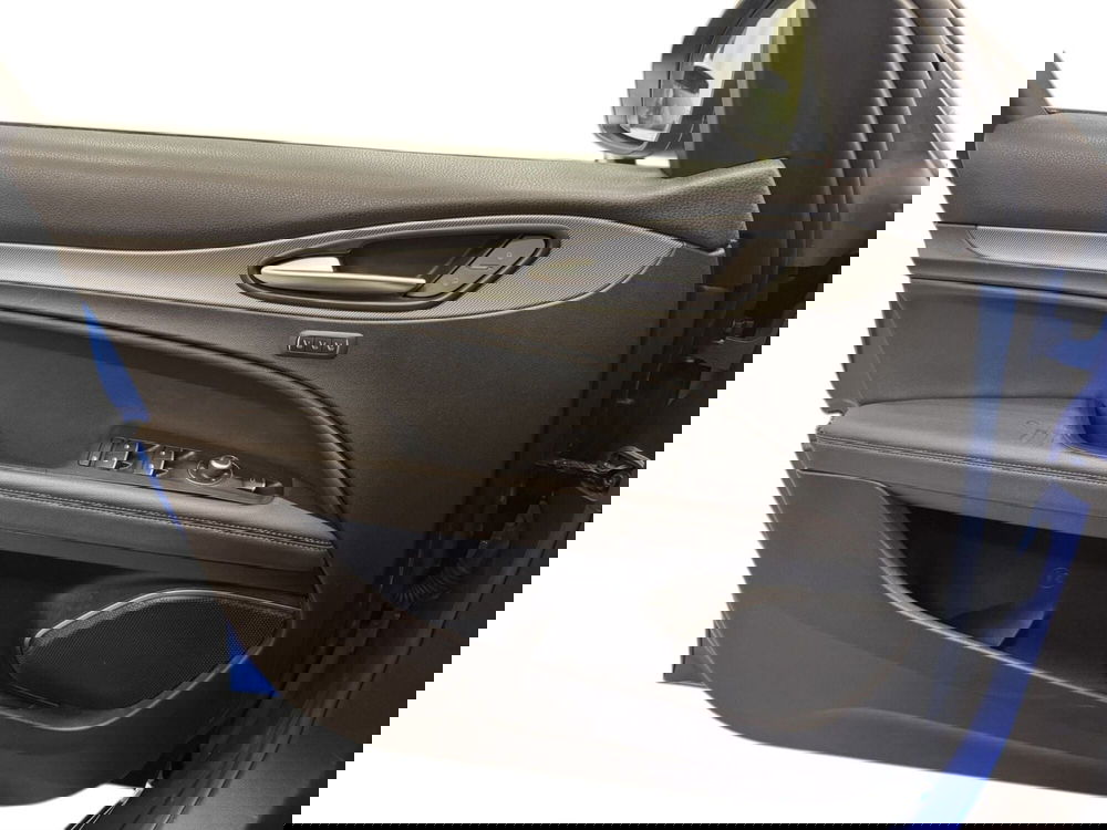 Alfa Romeo Stelvio usata a Pistoia (15)