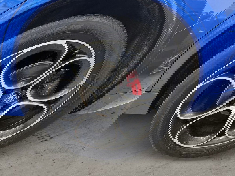 Alfa Romeo Stelvio usata a Pistoia (9)