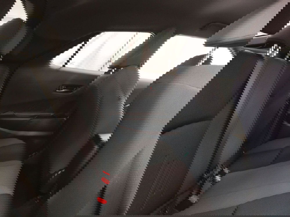 Toyota Toyota C-HR usata a Roma (8)