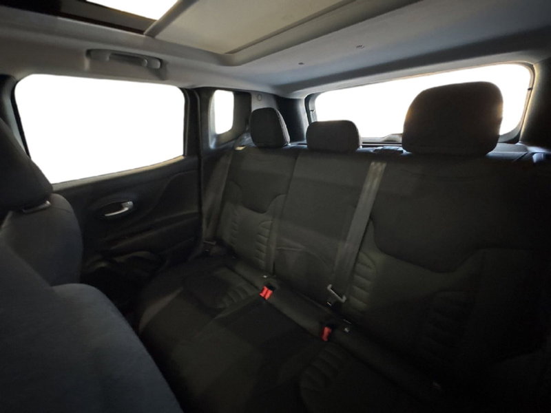 Jeep Renegade nuova a Agrigento (19)