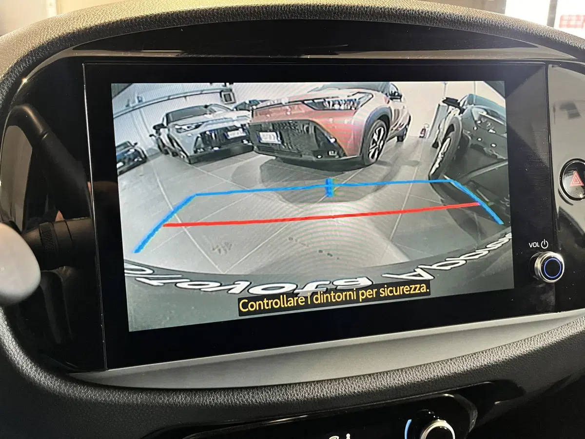Toyota Aygo X usata a Bologna (14)