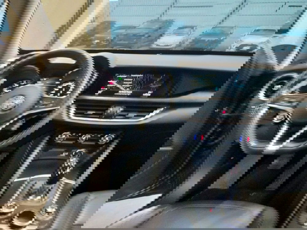 Alfa Romeo Stelvio usata a Modena (12)