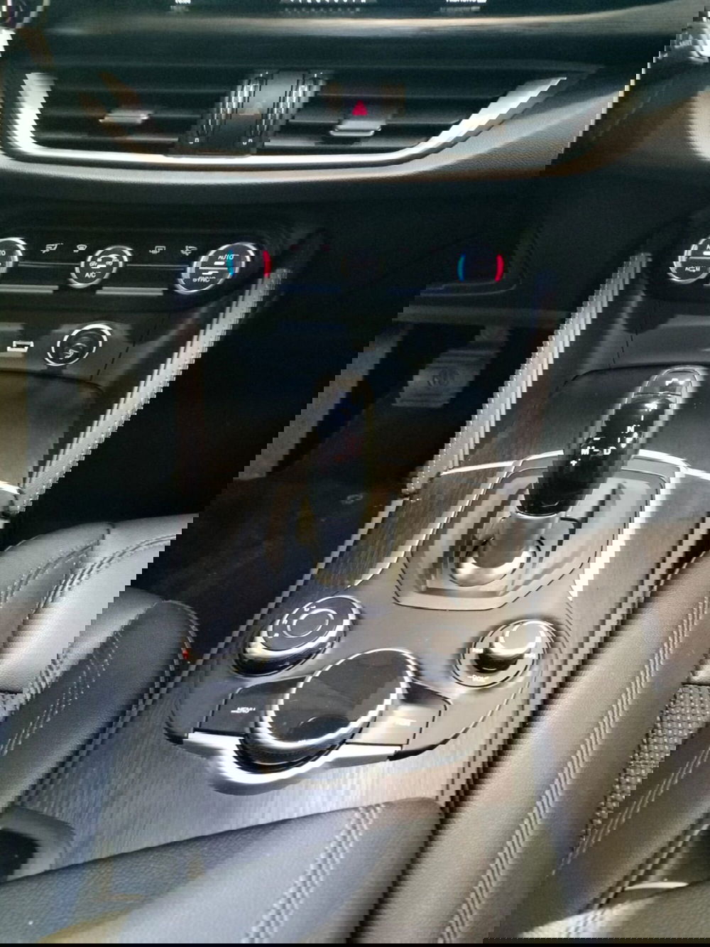 Alfa Romeo Stelvio usata a Modena (13)