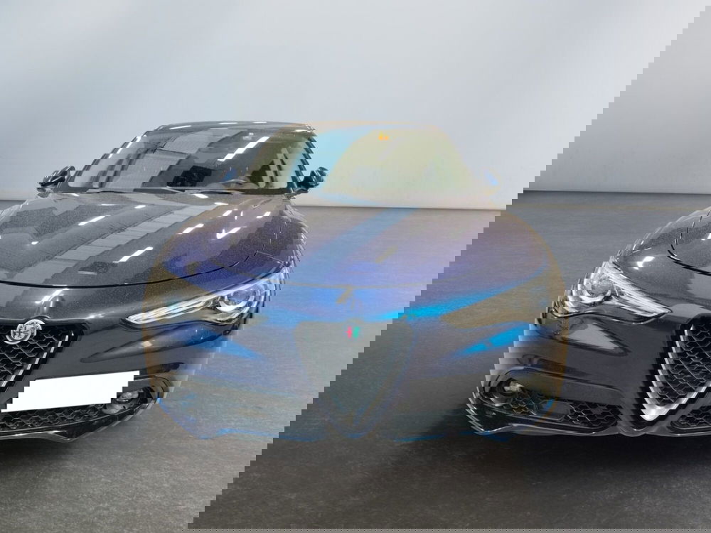 Alfa Romeo Stelvio usata a Modena (2)