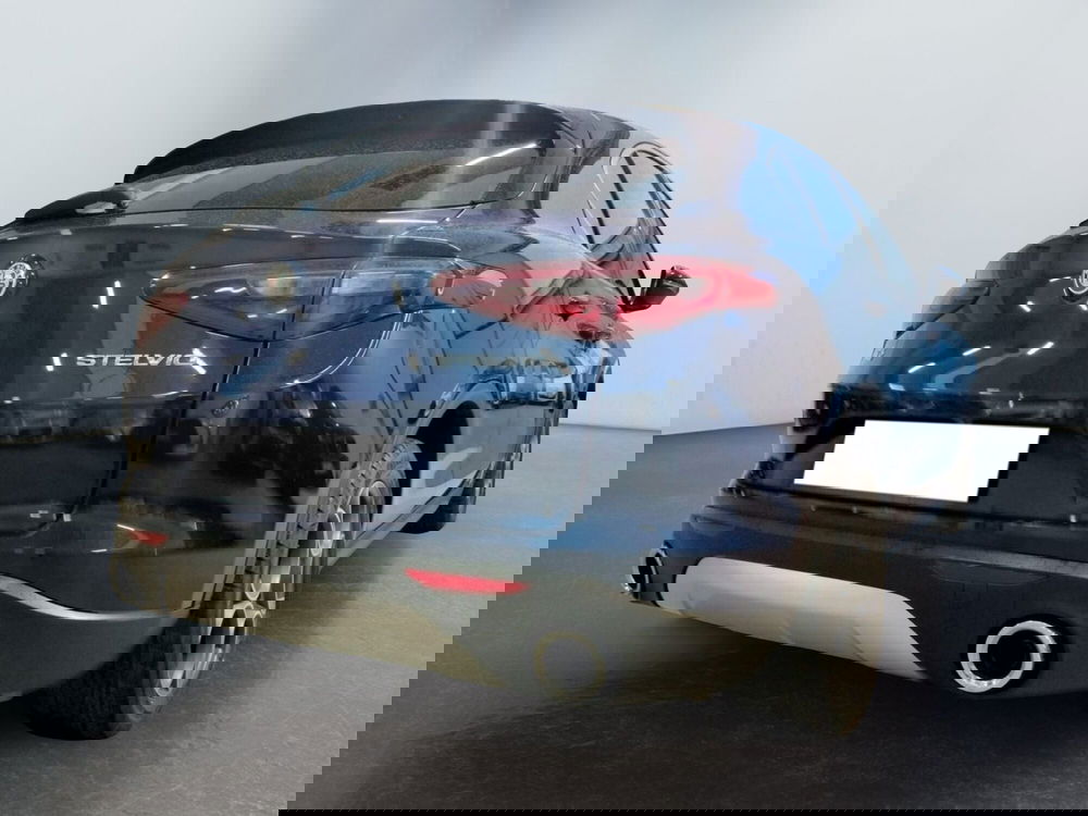 Alfa Romeo Stelvio usata a Modena (6)