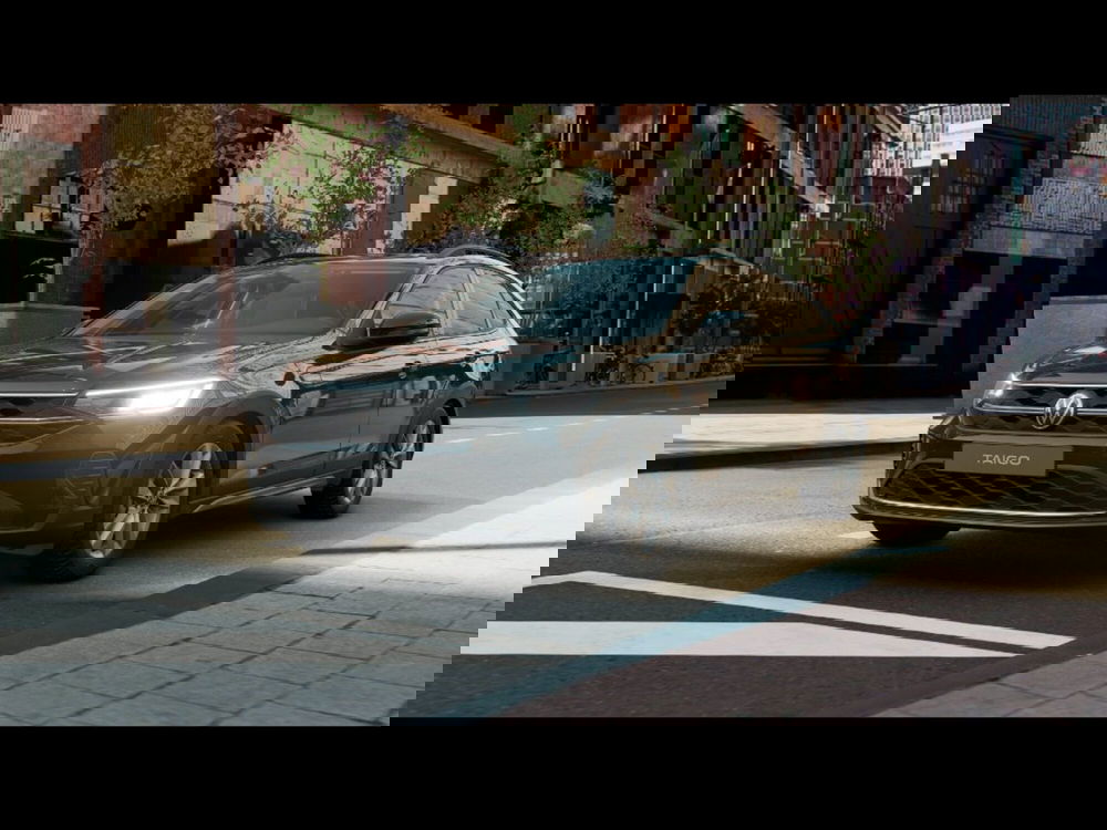 Volkswagen Taigo nuova a Livorno