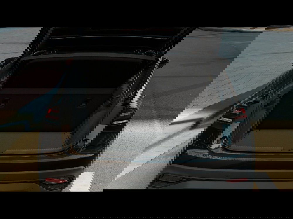 Volkswagen Taigo nuova a Livorno (10)