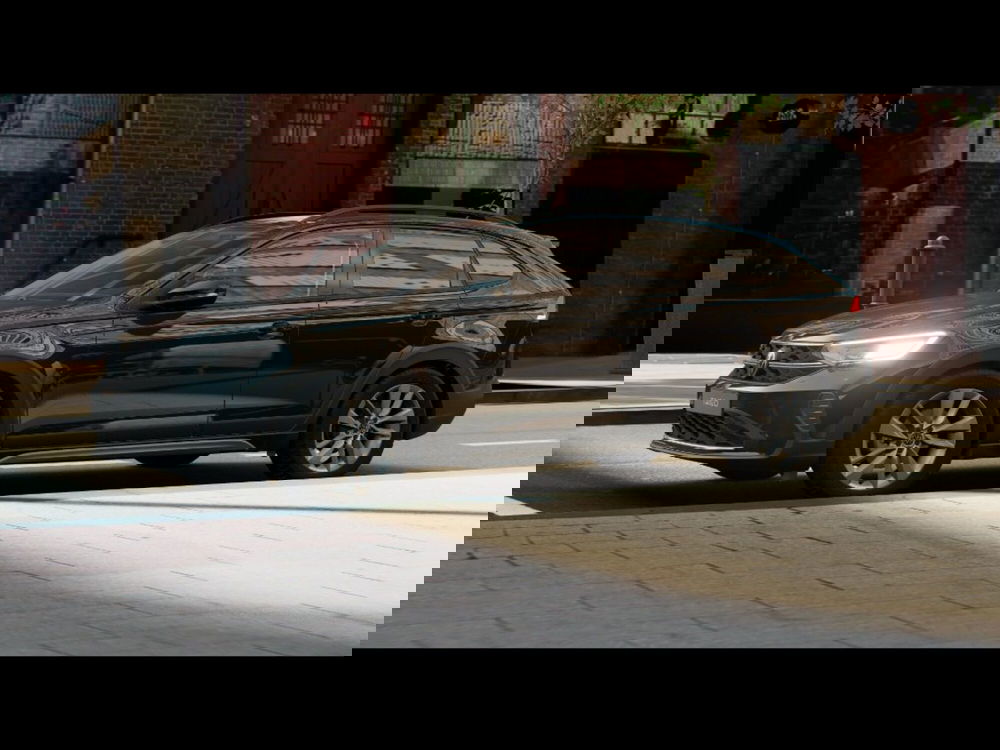 Volkswagen Taigo nuova a Livorno (2)