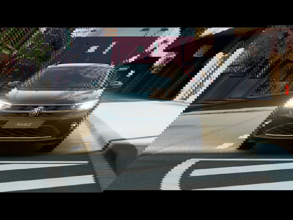 Volkswagen Taigo nuova a Livorno (5)