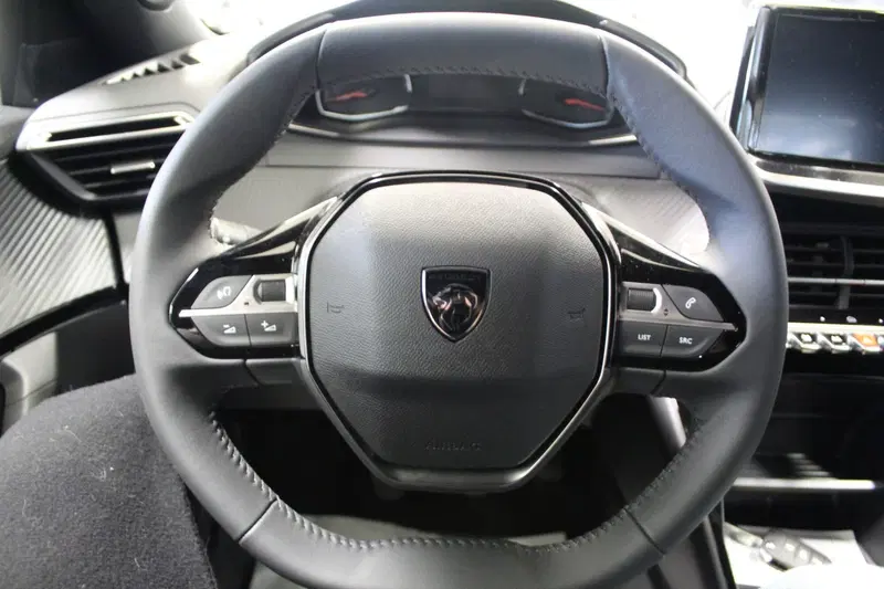Peugeot 2008 nuova a Cremona (6)