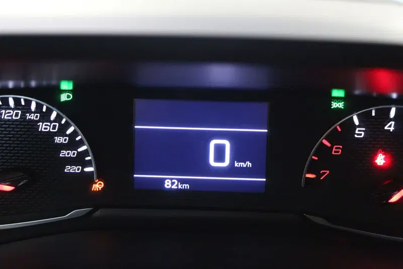 Peugeot 2008 nuova a Cremona (7)