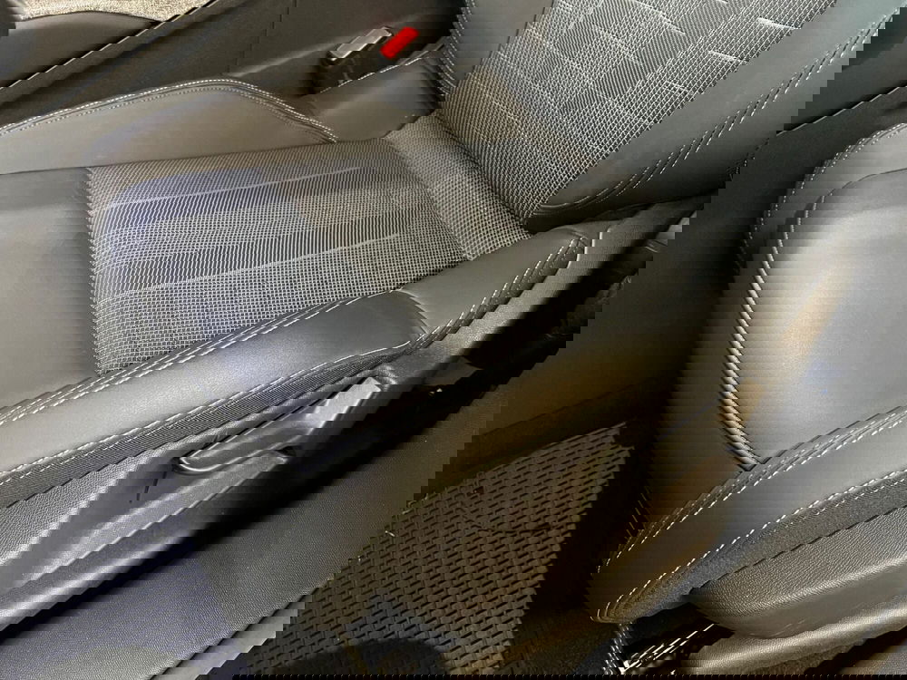 Peugeot 3008 usata a Bari (18)