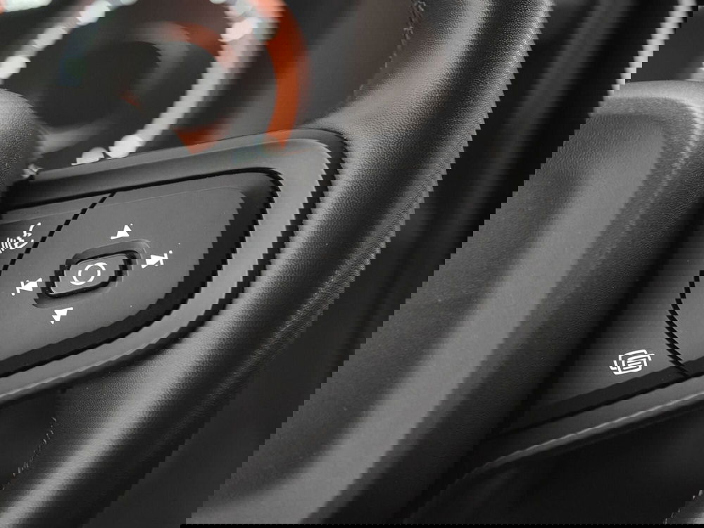 Volvo XC40 usata a Prato (9)