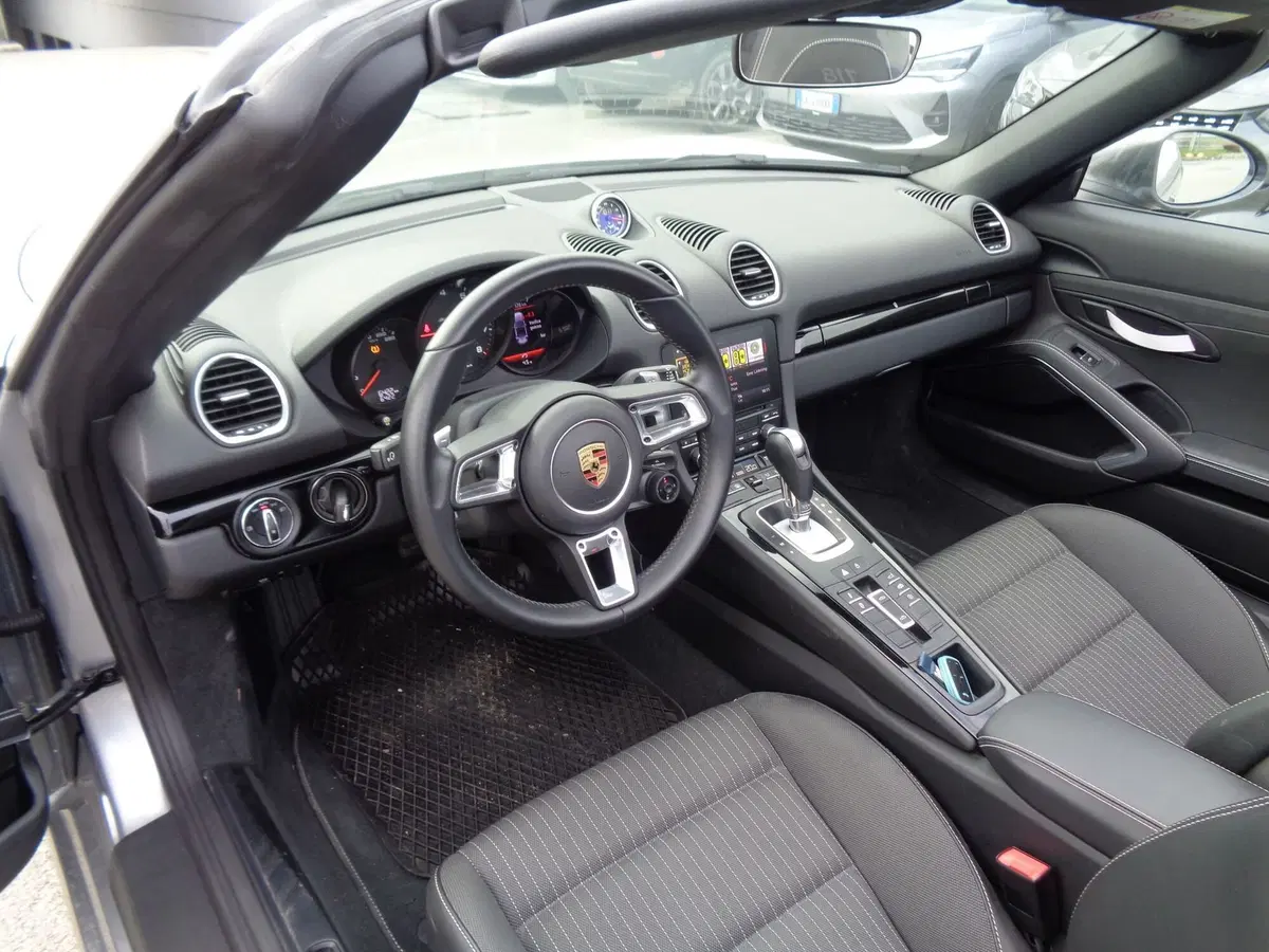 Porsche 718 Boxster  usata a Treviso (11)