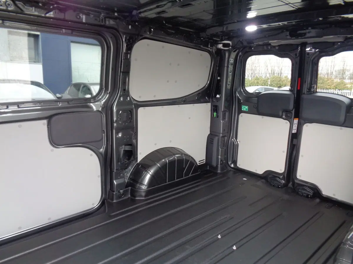 Ford Transit Custom Furgone nuova a Treviso (12)