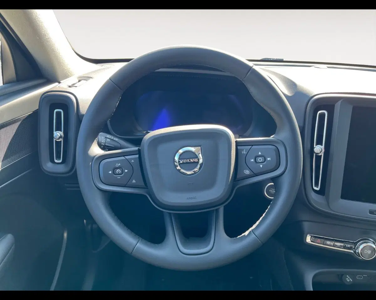 Volvo XC40 nuova a Bologna (12)