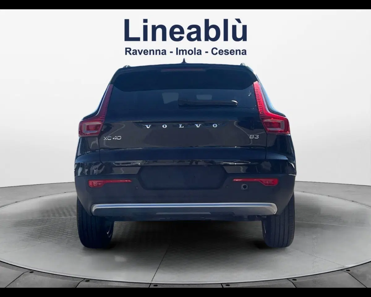 Volvo XC40 nuova a Bologna (4)