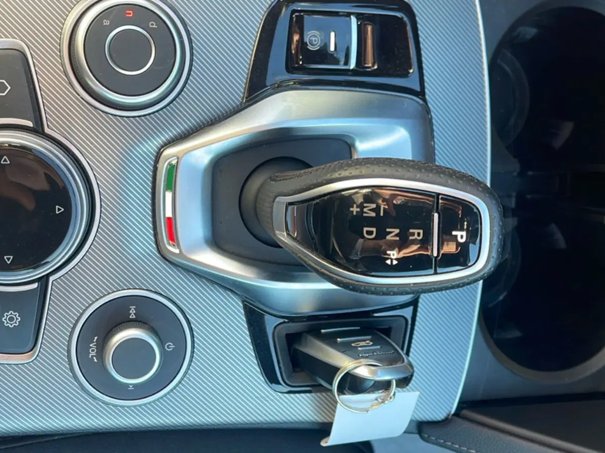 Alfa Romeo Stelvio usata a Frosinone (17)