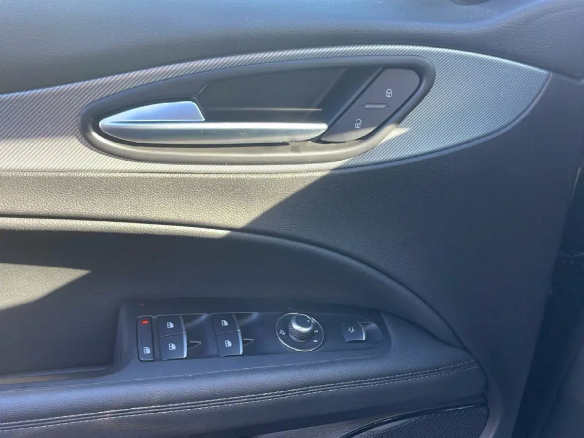 Alfa Romeo Stelvio usata a Frosinone (20)
