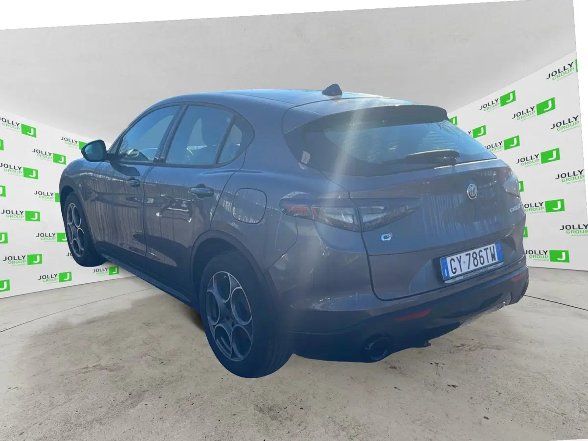 Alfa Romeo Stelvio usata a Frosinone (3)